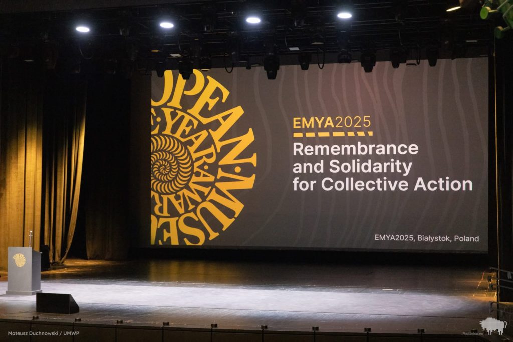 Scena konferencji EMYA 2025